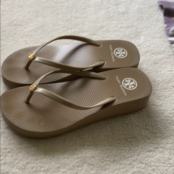 foam wedge flip flops